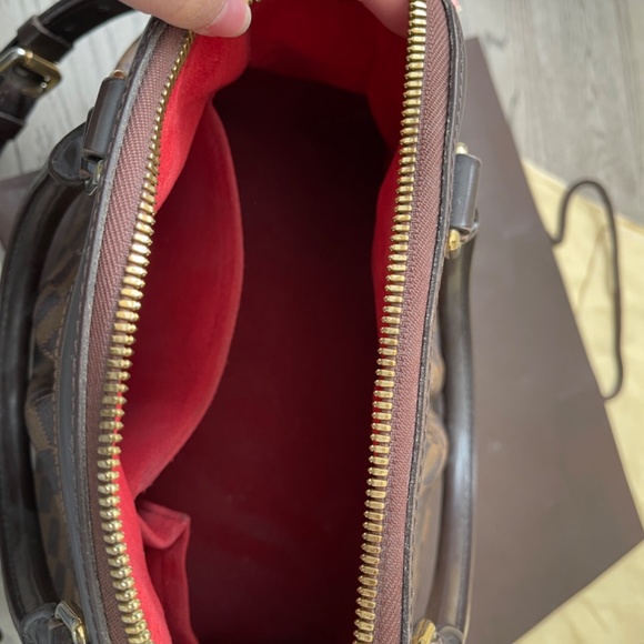Louis Vuitton TREVI Pm in Damier - Picture 7 of 7